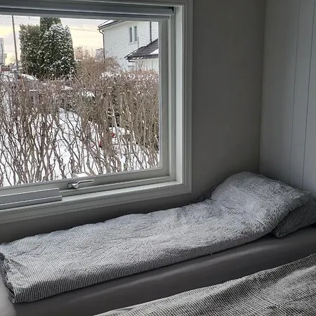 아파트 With 3 Bedrooms And 7 Guests *